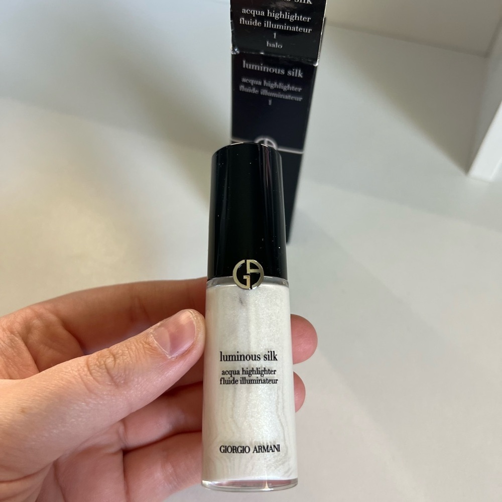 NIB Giorgio Armani Beauty Luminous Silk Acqua Highlighter in Shade #1 “Halo” - Picture 11 of 11